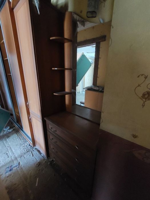 Срочно продам шкаф купе + камод + зеркало.