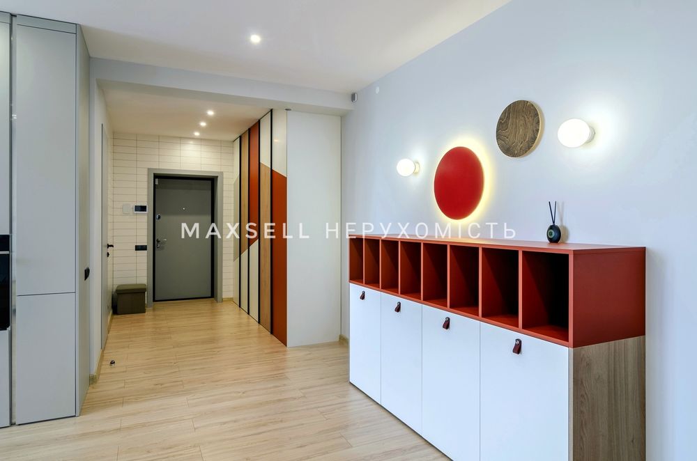 Продам квартиру з дизайнерським ремоном в центрі в новобудові