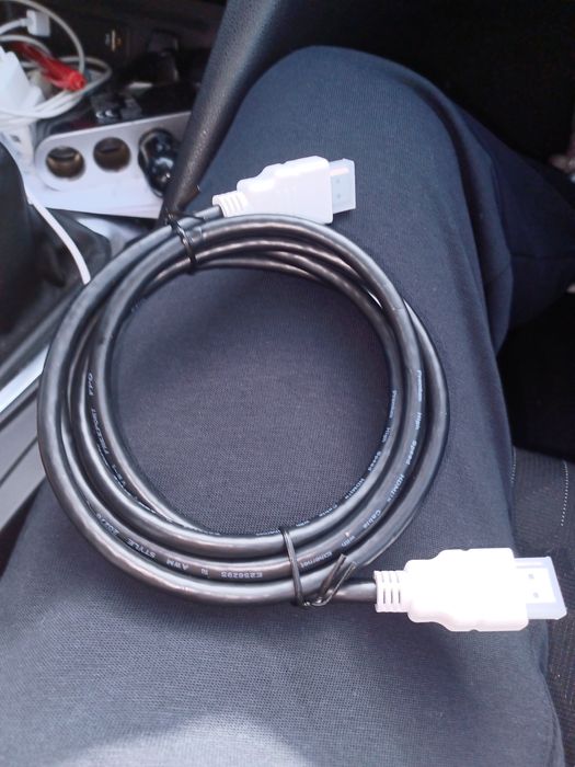 HDMI and SCART Cables64551963473027120