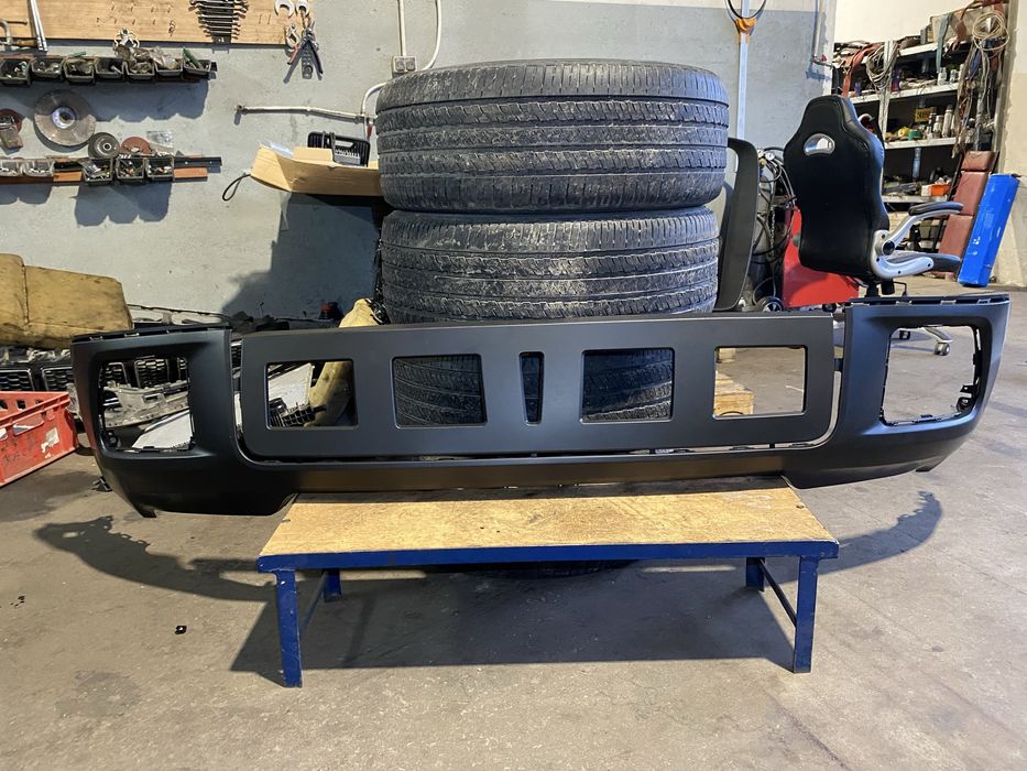 Sprzedam górną część zderzaka jeep grand cherooke WL overlnad