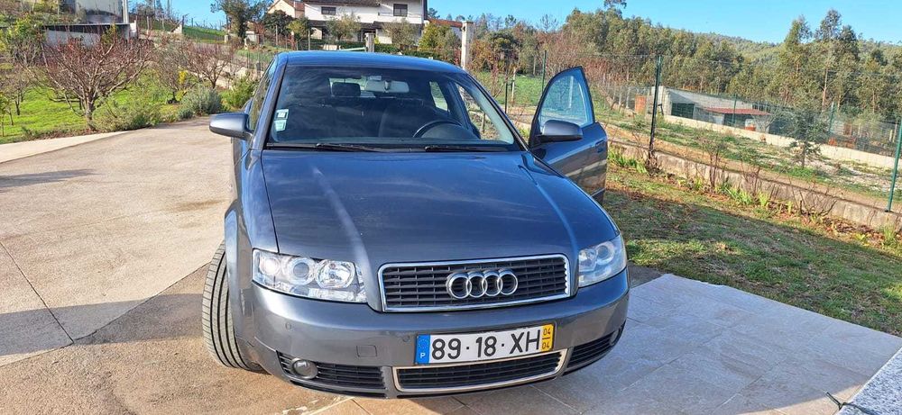 Vendo Audi A4 em 1.ª mão, quase como novo...