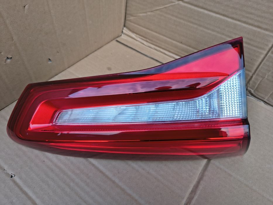 Ford Focus MK4 Kombi Lampa w klapę Lewa  Tył LED
