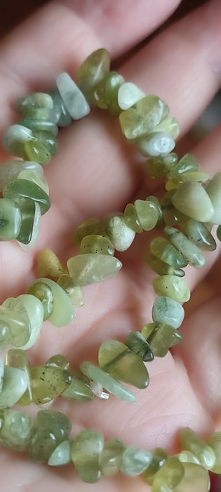 Zielone naturalne kamyki - bransoletka