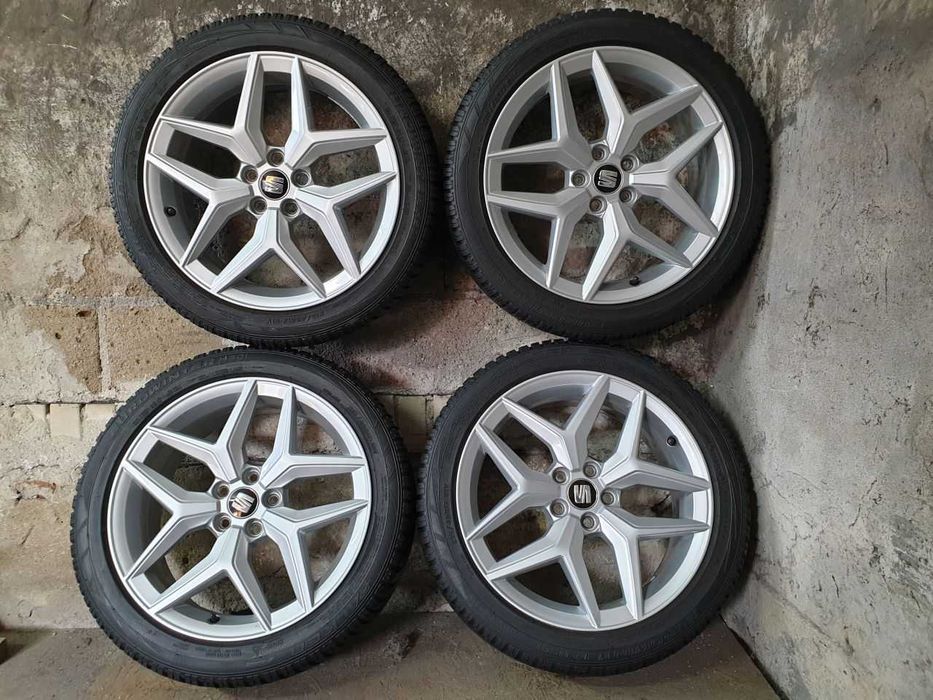 Felgi aluminiowe Seat R17 5x100 opony 215/45R17 8,5mm Falken 2020r