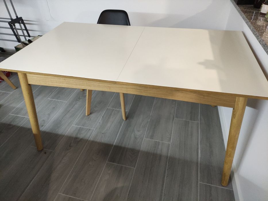 Mesa extensível 10 pessoas