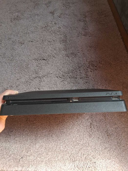 Zestaw PlayStation 4 Slim 500GB + Pad + Okablowanie + 7 Gier