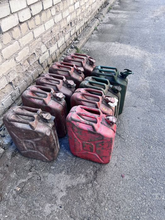 Продам металлические канистры