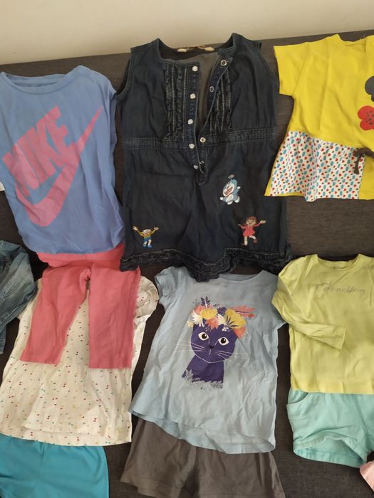 Lote 30 -  20 peças de roupa de menina Verão 2 anos