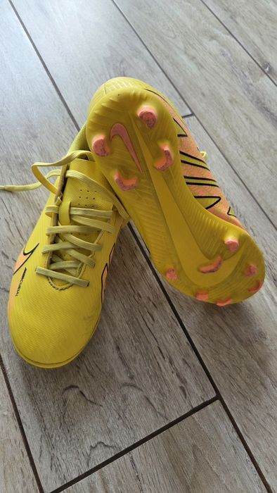 Korki dziecięce Nike Mercurial roz.34