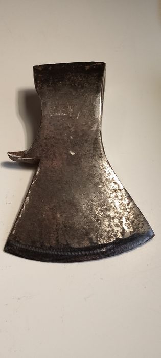 Стара сокира, топор ЗІК.