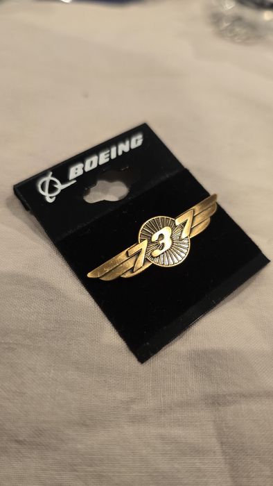 Przypinka lotnicza Boeing 737 skrzydełko wings pin - Nowa