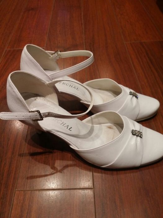 Śliczne buty ślubne