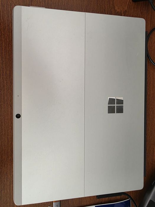 Surface pro 8 Intel core i5-1145G7/16GB RAM/1TB/LTE/W11P