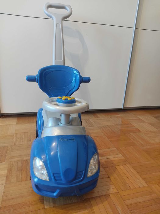 Pojazd jeździk, pchacz dla dziecka. Wiek 1-2 lata. Polecam.
