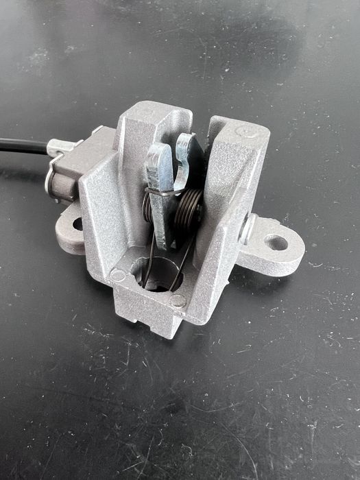 Mechanizm rygla kufra/schowka 4T Moretti motorower np. Junak,Kingway