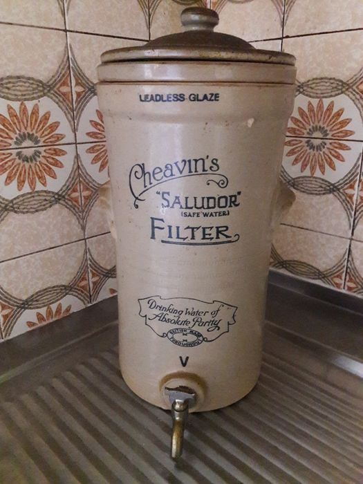 Filtro de água antigo Cheavin's Saludor