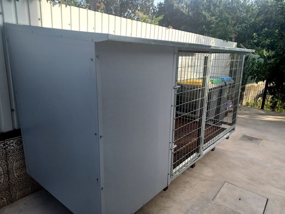 Casota com 2,50m x1,35mx1,20m.Super resistente