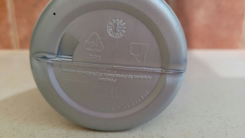 Niebieski bidon z smokiem