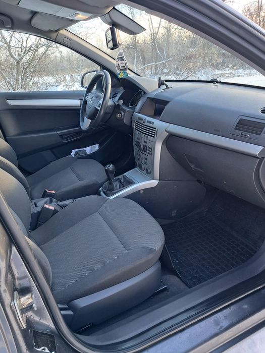 ПРОДАМ Opel astra H 1,7 дизель в дуже гарному стані