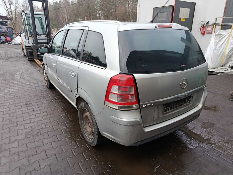 Opel Zafira Z19DT 2007r NA CZĘŚCI