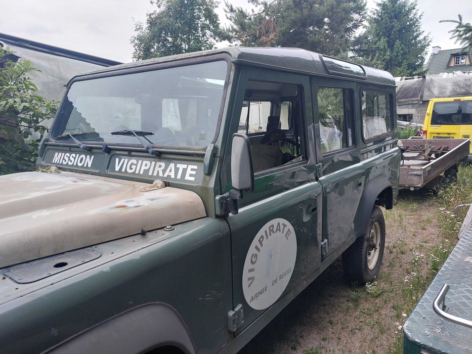 Land Rover Defender 110-mały przebieg 147954km -uszkodzony-jeżdżący.