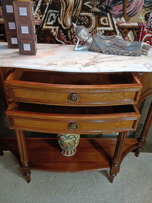 Belíssima credencia com espelho e pedra mármore