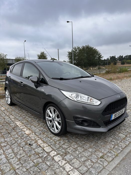 Ford Fiesta 1.0 EcoBoost 125cv ST-Line (2017) - Nacional - 5p - Distribuição Mudada