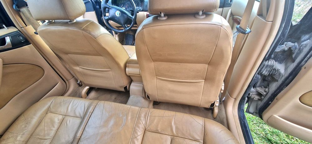 Sprzedam Skodę Octavię 1.8t b+g sprawna do poprawek