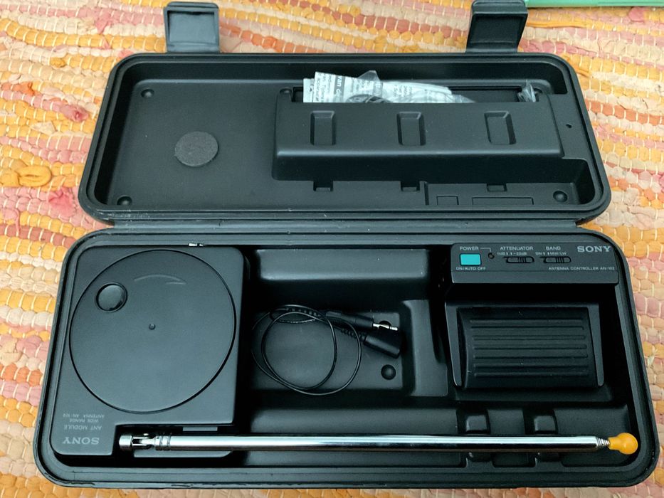 Rádios e Antenas Antigos (JVC / Sanyo / Sharp / Sony)