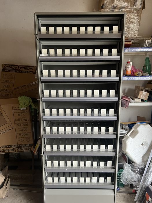 Сигаретний стелаж