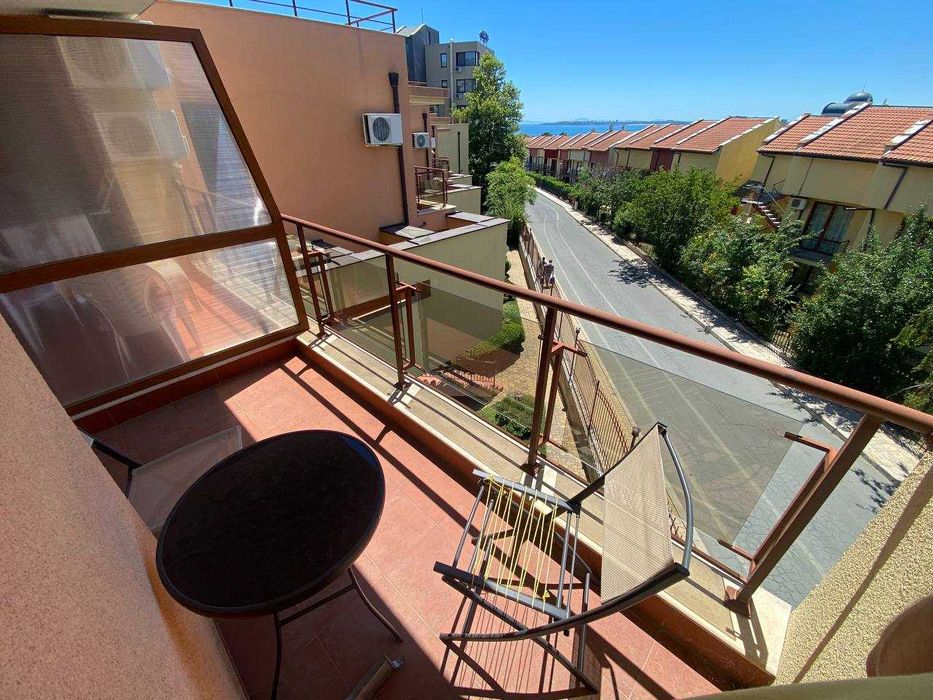 Студия в Святом Власе в хорошем комплексе с видом на море...