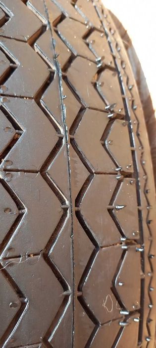 Нова оригінальна шина Я-201 на ГАЗ-13 Чайка.