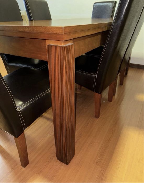 Mesa de jantar extensivel em madeira maciça