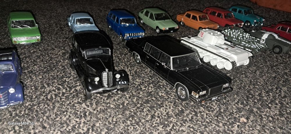 Продам коллекционные машинки