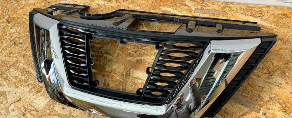 Емблема Nissan Rogue 2015 2017 2019 2021 2023 2024 знак Нисан Рог Т33