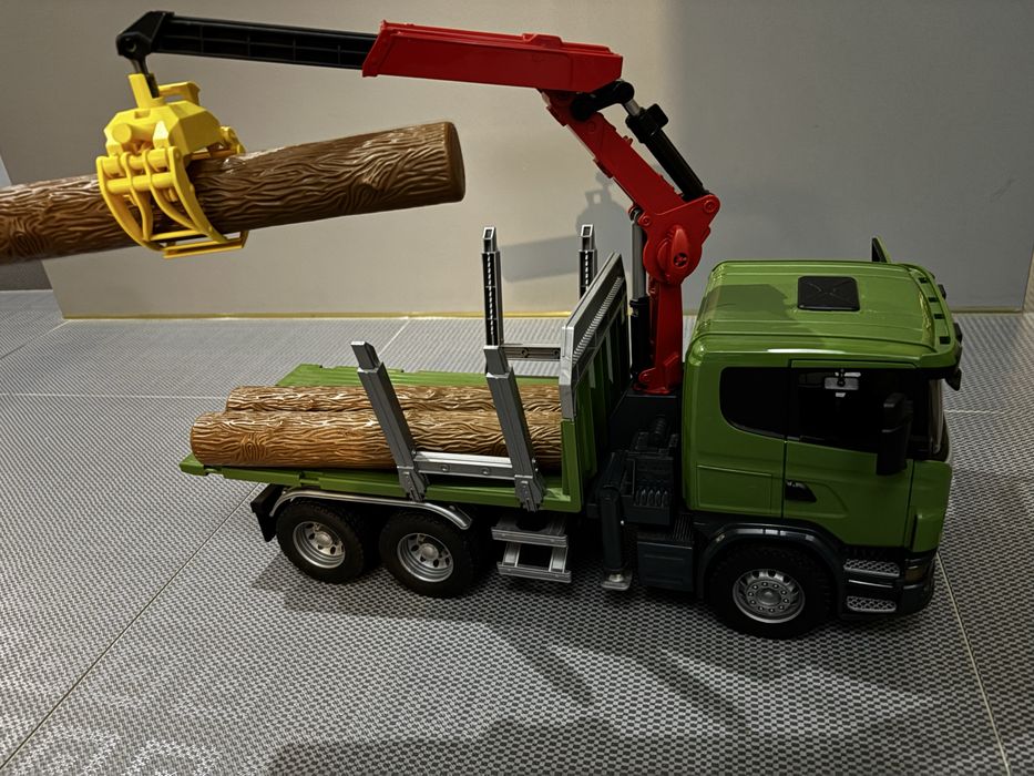Scania BRUDER do drzewa