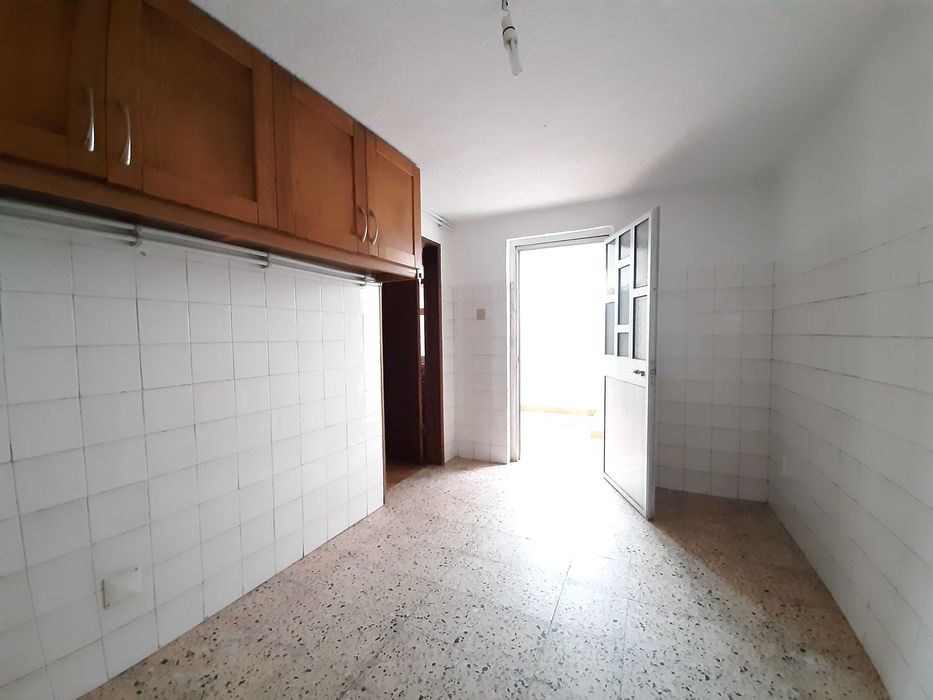 Apartamento T2 para arrendar em Famões