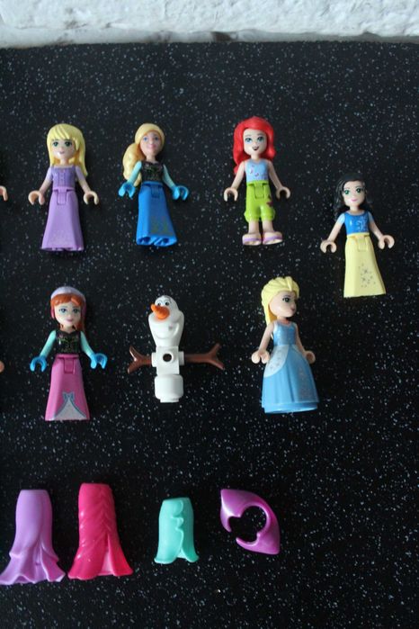 Лот  фігурок принцесок і спідниць лего friends, оригінал lego