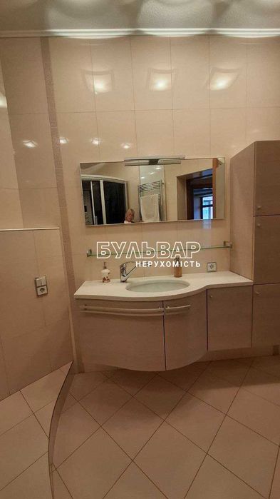 Продам 4 к.кв - 190 м2,, ЖК Азарин, Отакара Яроша 16-Б +2 паркоместа