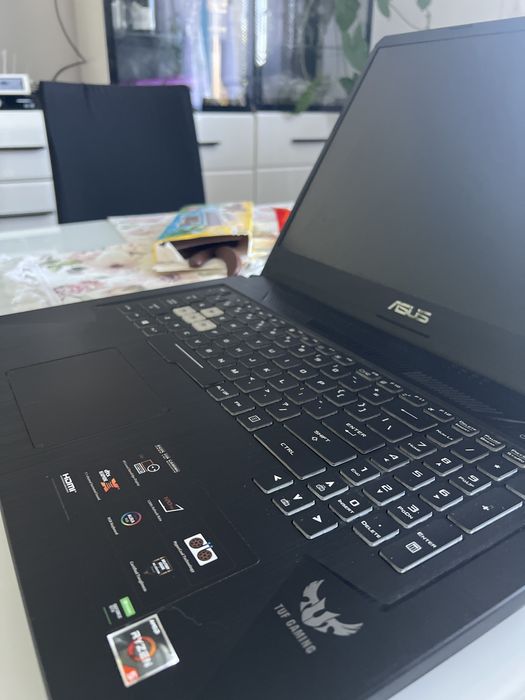 Laptop asus fx705d 17”