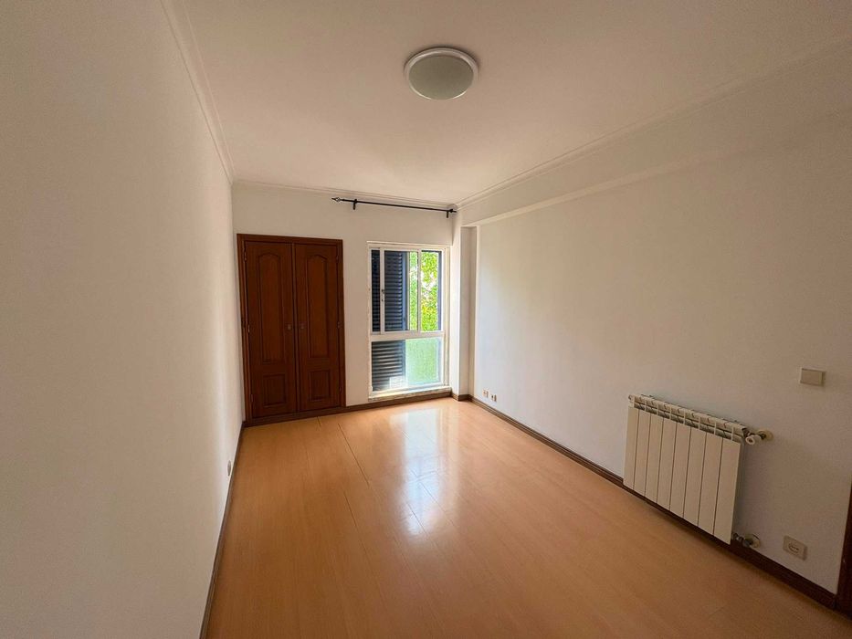 Arrenda-se, Apartamento 4 assoalhadas, Portais da Arrábida