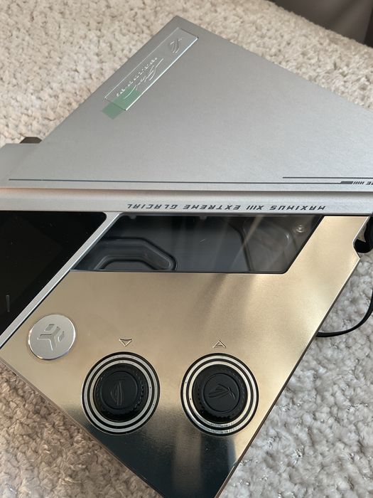 Chlodzenie VRM CPU PCH Rog Maximus 13 extreme glical Asus wodne