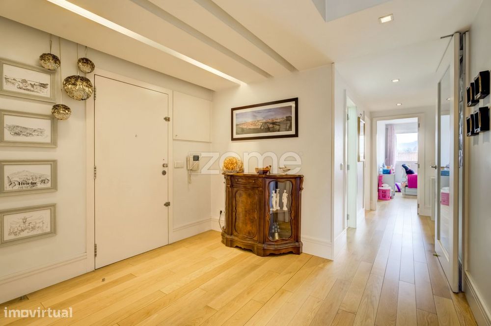 Apartamento T3 todo renovado c/garagem na Av. de Londres em Guimarães