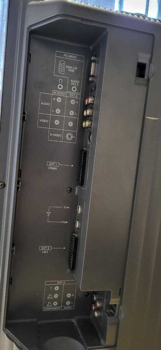 Телевізор SHARP LC-37AD5E