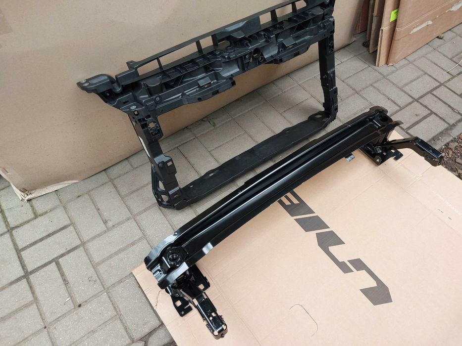 VW GOLF 8 pas przedni  + wzmocnienie CAŁE PRZODY