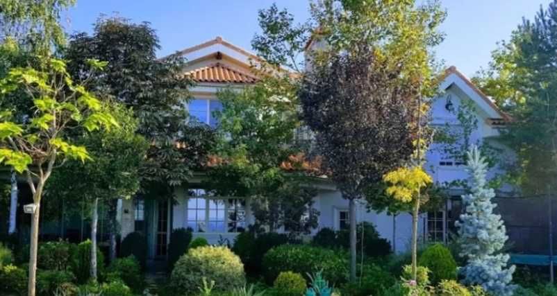 Будинок, де море стає частиною  життя — прямий вид +  спуск до пляжу