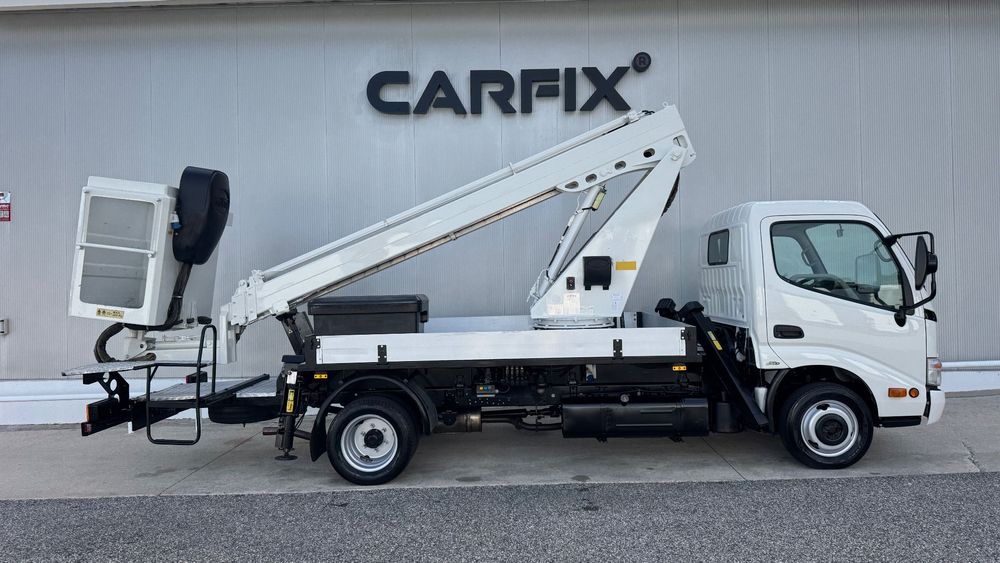 Toyota Dyna 3.0 D-4D with Hydraulic Lifting Basket