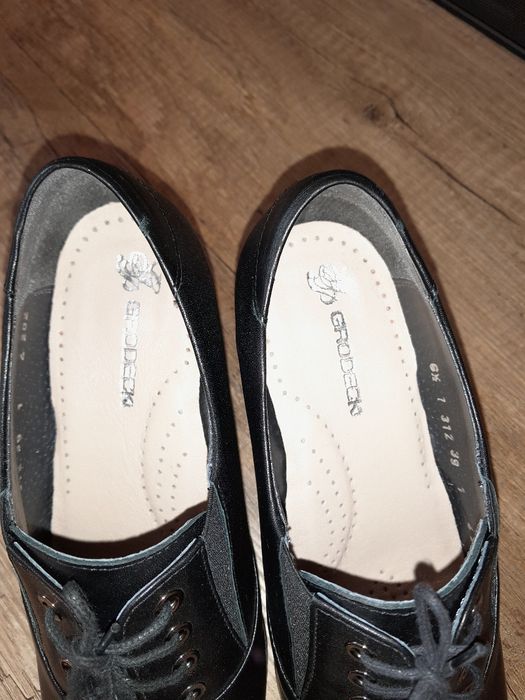 Buty rozmiar 39 nowe