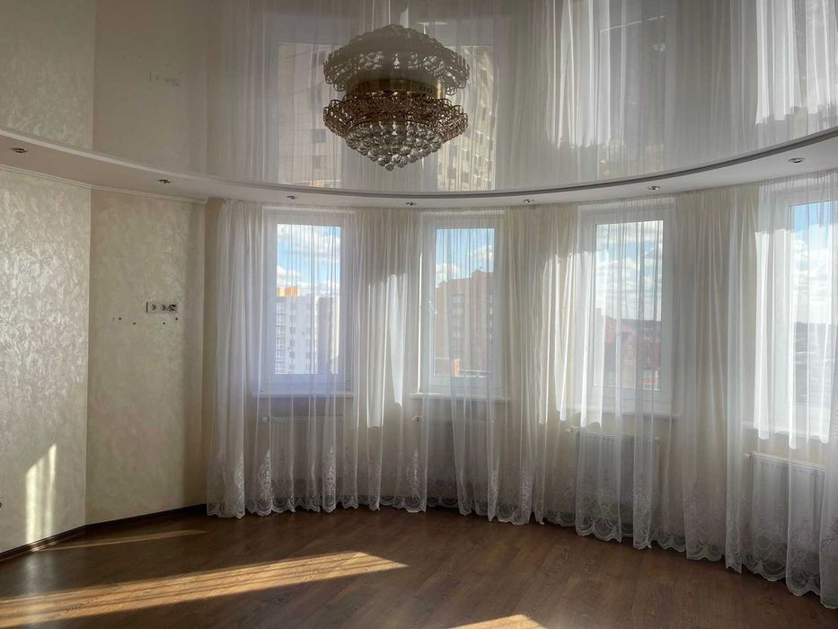 3 кім на Тролейбусній у новобудові