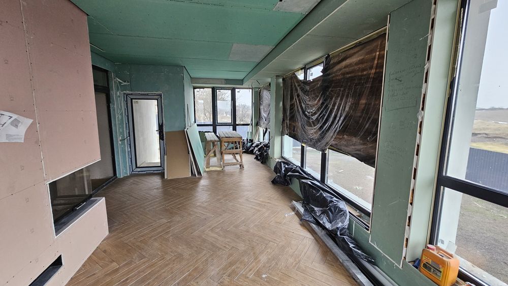 Продам новий елітний будинок Вільне біля Ліани